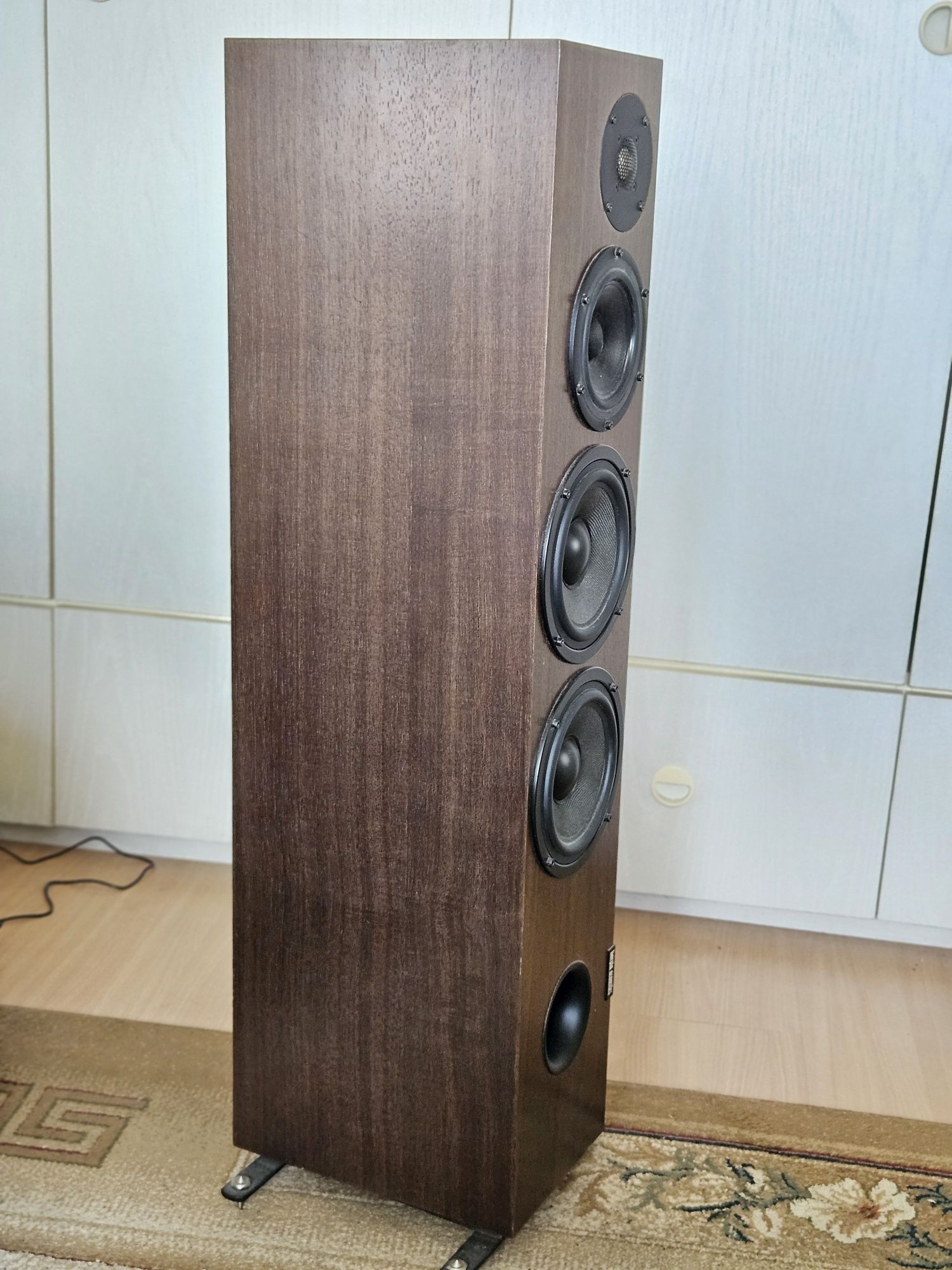 Kolumny podłogowe Harpia Acoustics Amstaff Mini