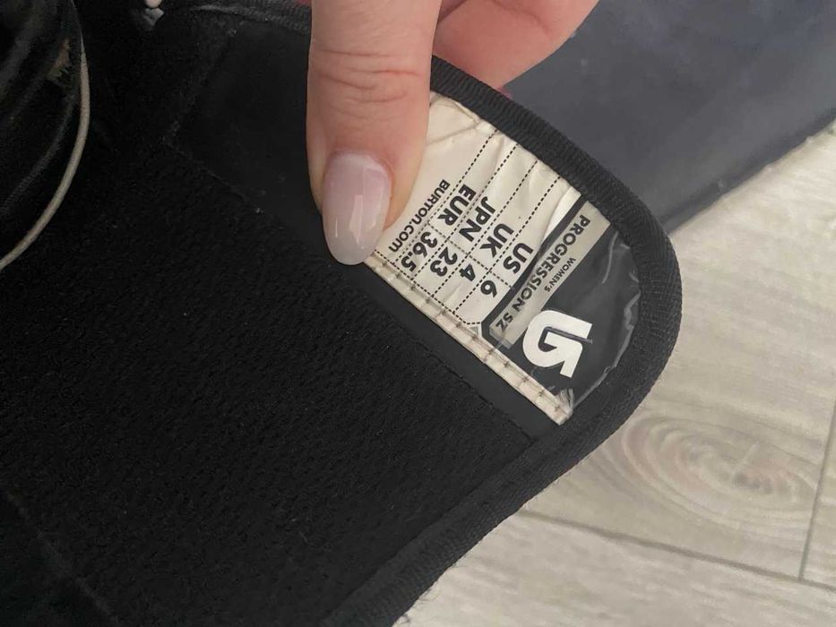 deska snowboard wiązania buty kask gogle rękawice dla dziecka