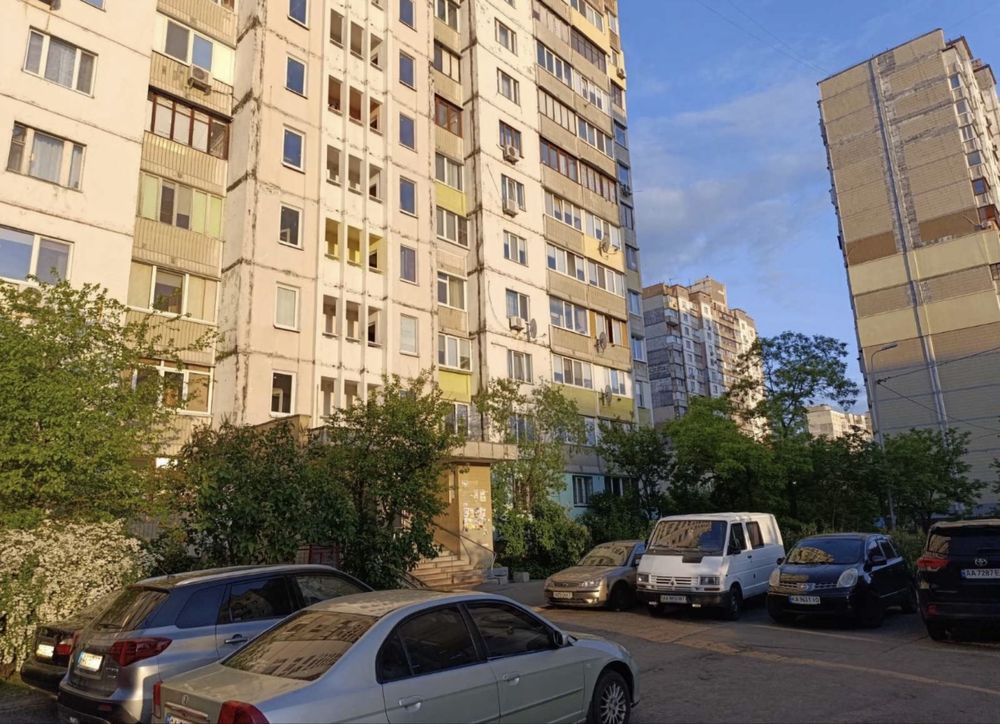 Продажа 2-х комнатной квартиры Троещина, ул. Калины, Маяковского