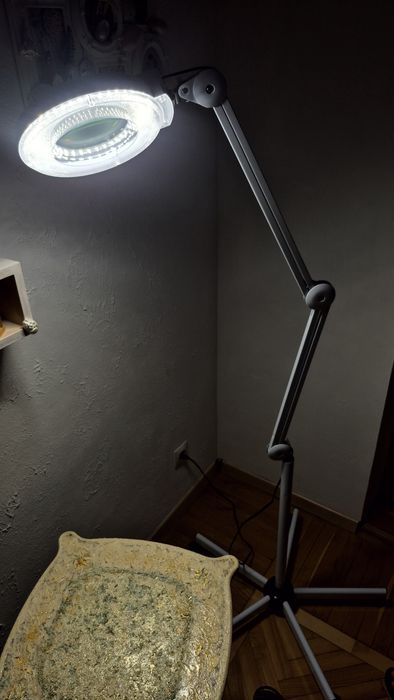 Лампа с лупой диодная для косметологов, маникюра, пирсинга