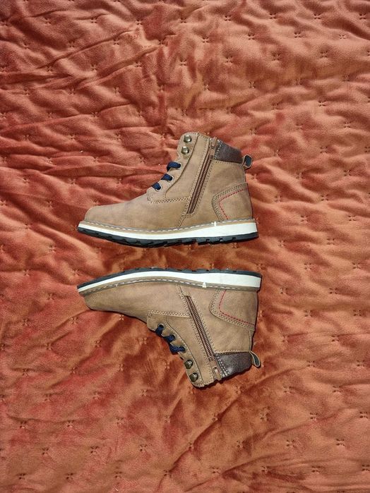 Botas menino castanho