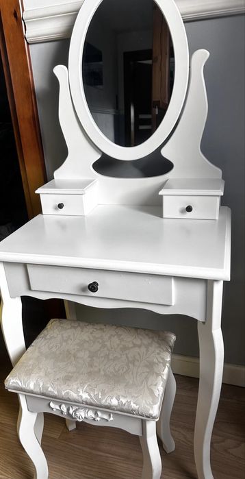 Toaletka dla dziewczynek