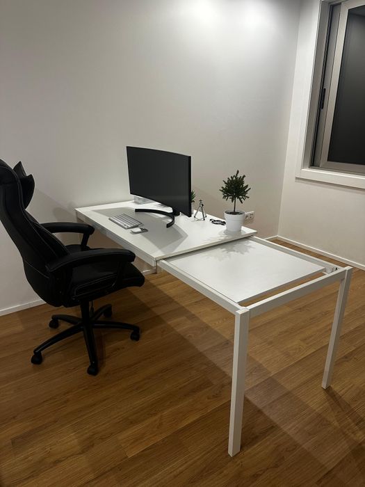 Mesa de refeições ou secretária com dimensões de 120 ou 180 cm