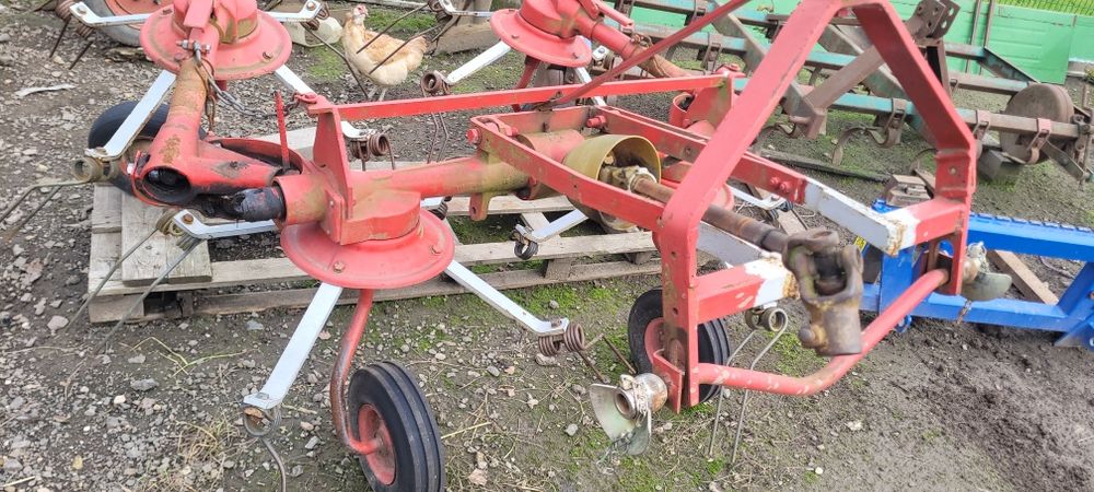 przetrzasarka KUHN FAHR , plug4 duży kosiarka