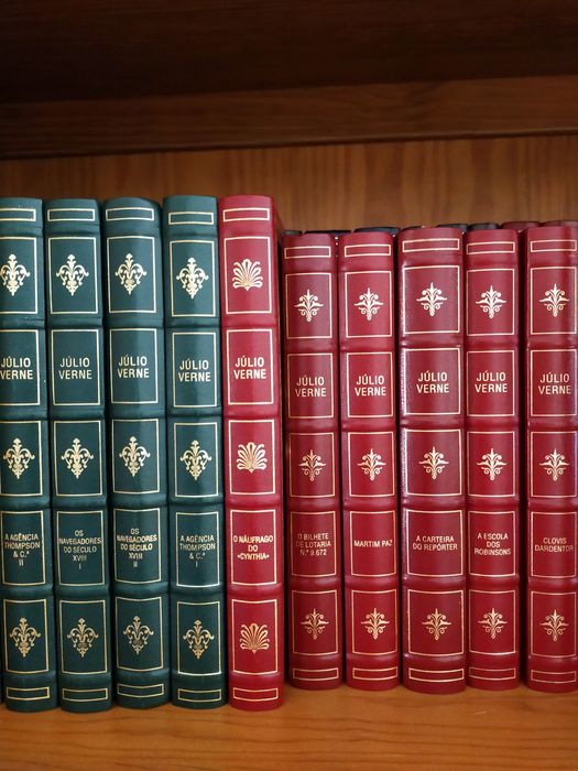 Livros e enciclopédias