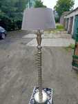 Lampa - wysoka i bardzo wyjątkowa