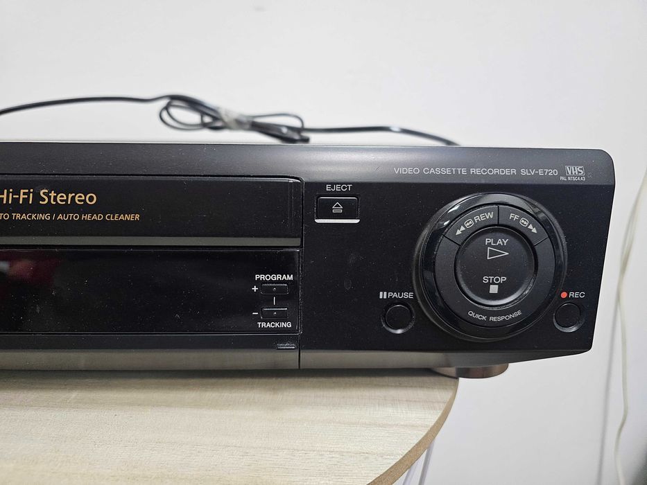 Sony SLV-E720NC – magnetowid VHS Hi-Fi Stereo, sprawny