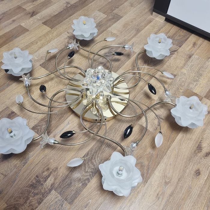 Люстра стельова з кольоровим підсвічуванням