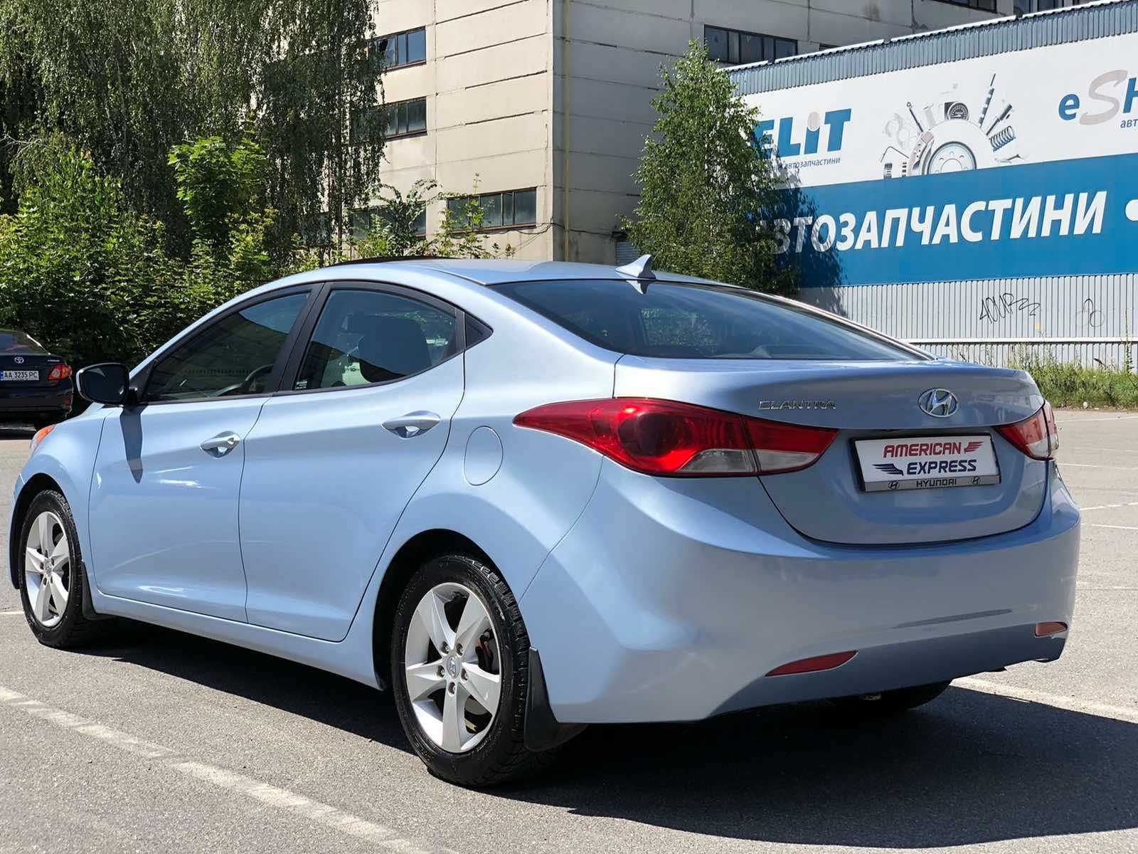 Hyundai Elantra 1.8 л