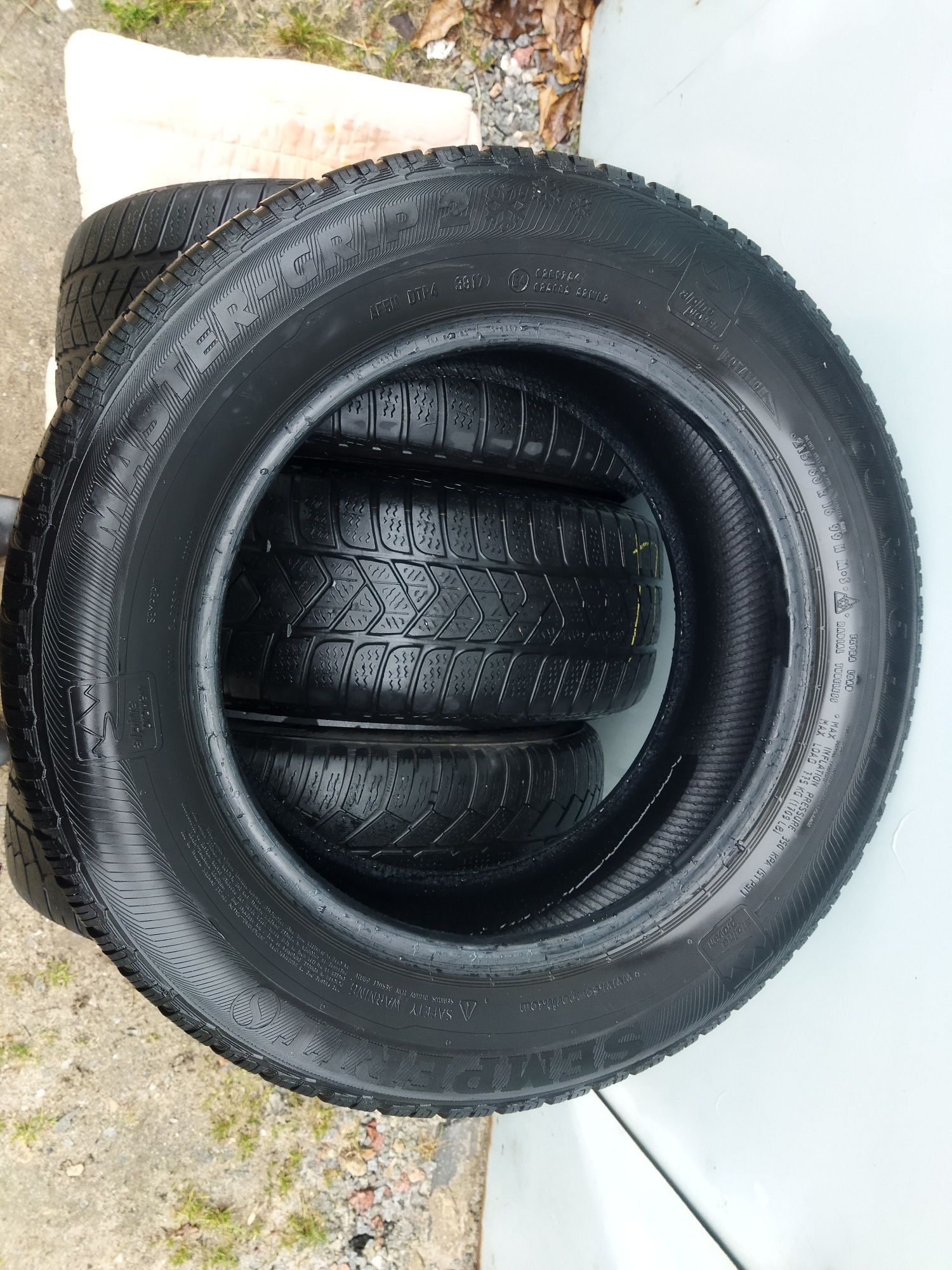 Продам гарну зимню гуму Pirelli 215/60 r16 2018р.в.