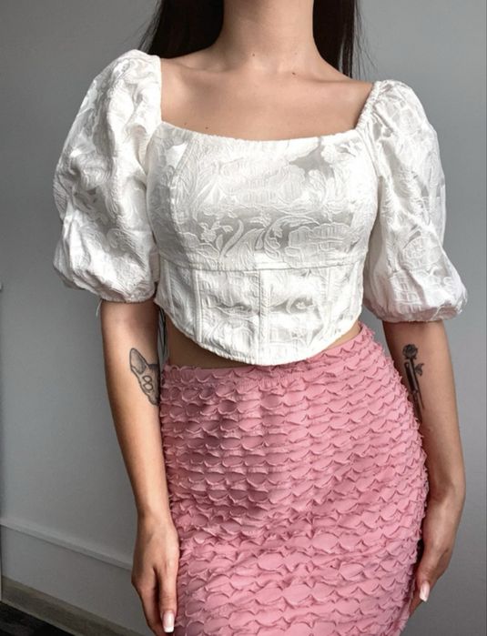 Missguided M/38 bluzka z tłoczonego materiału wiskoza 37%