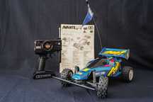 Carro telecomandado Tamiya Avante 2001 QD escala 1:14 (vintage)