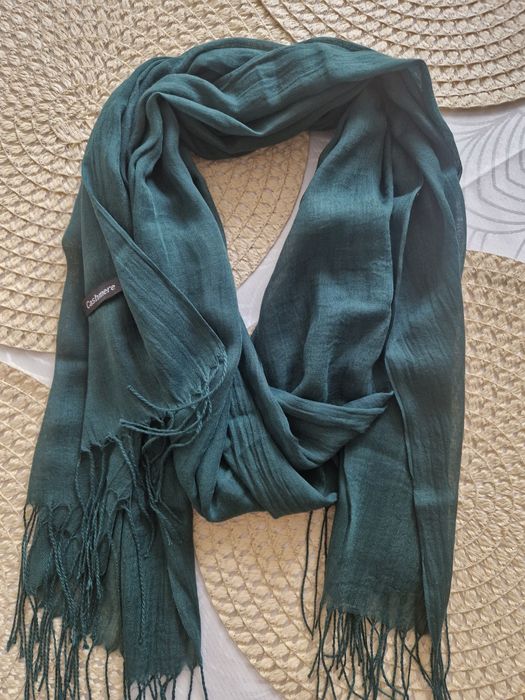 Czerwony  szalik Cashmere, elegancki i stylowy klasyczny, casualowy