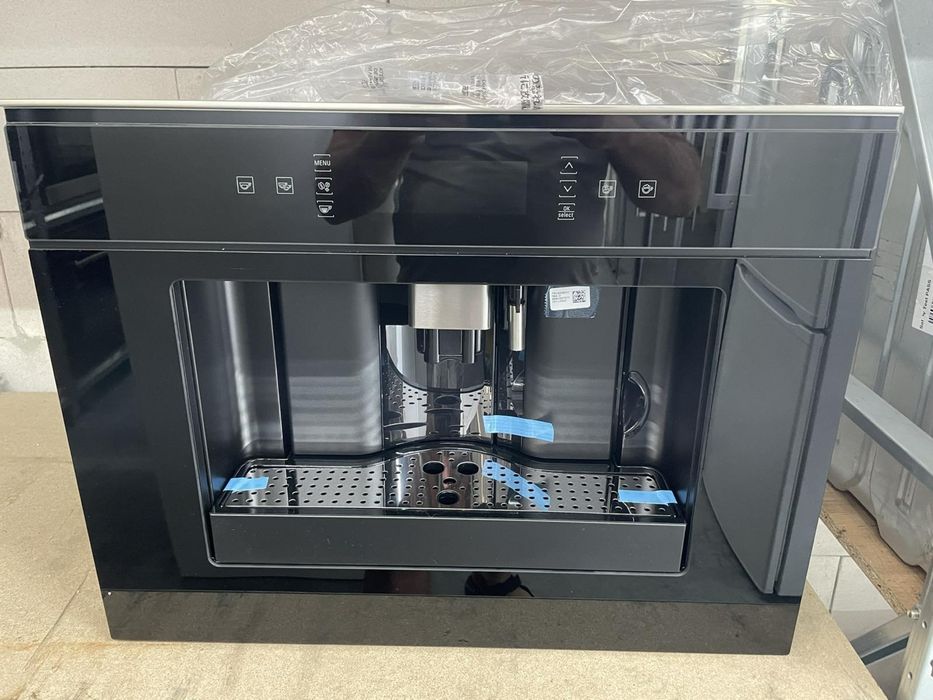Італійська вбудована кавомашина Hotpoint нова встраиваемая кофемашина