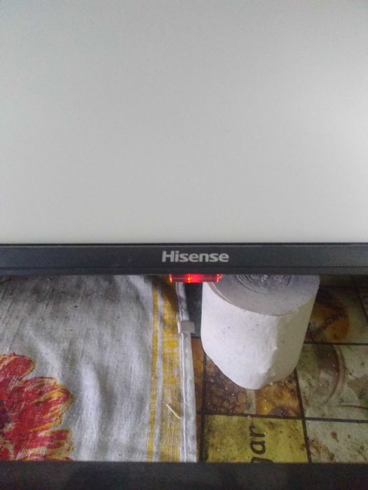 Телевізор Hisense 50A7KQ  .МАТРИЦА БИТАЯ . на запчасти.