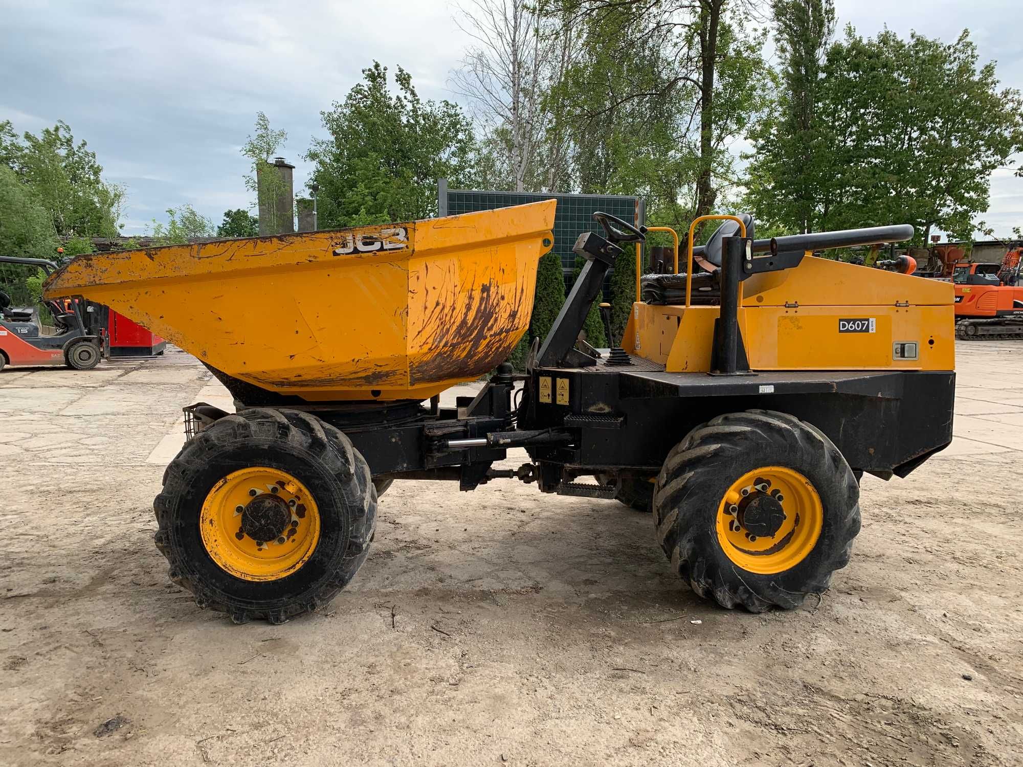 JCB 6TST wozidło obrotowe budowlane 6 ton 2015 światła 2300 mtg Terex