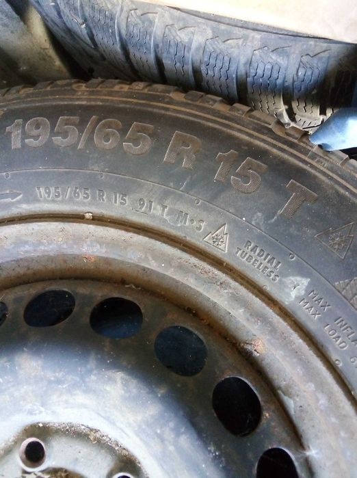 Opony zimowe z felgami