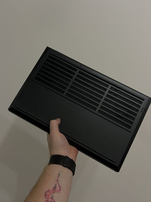 Топовий ігровий ноутбук HP OMEN D15