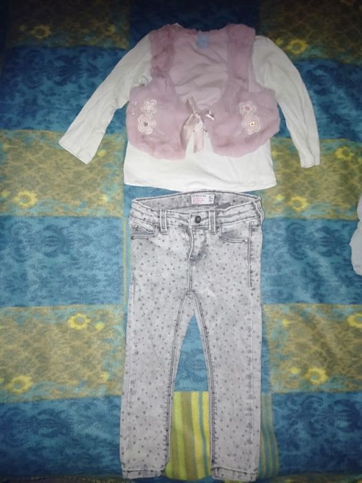 Zestaw, bluzka, bolerko futrzane Disney i spodenki Reserved r.92