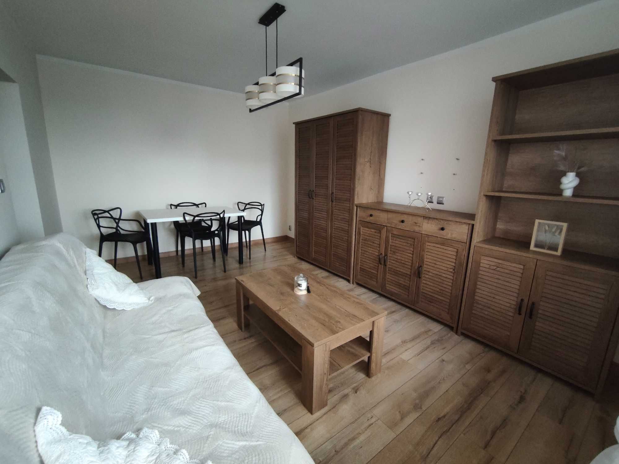 2 pokojowe mieszkanie, umeblowane , wyremontowane 2300zł za wszystko
