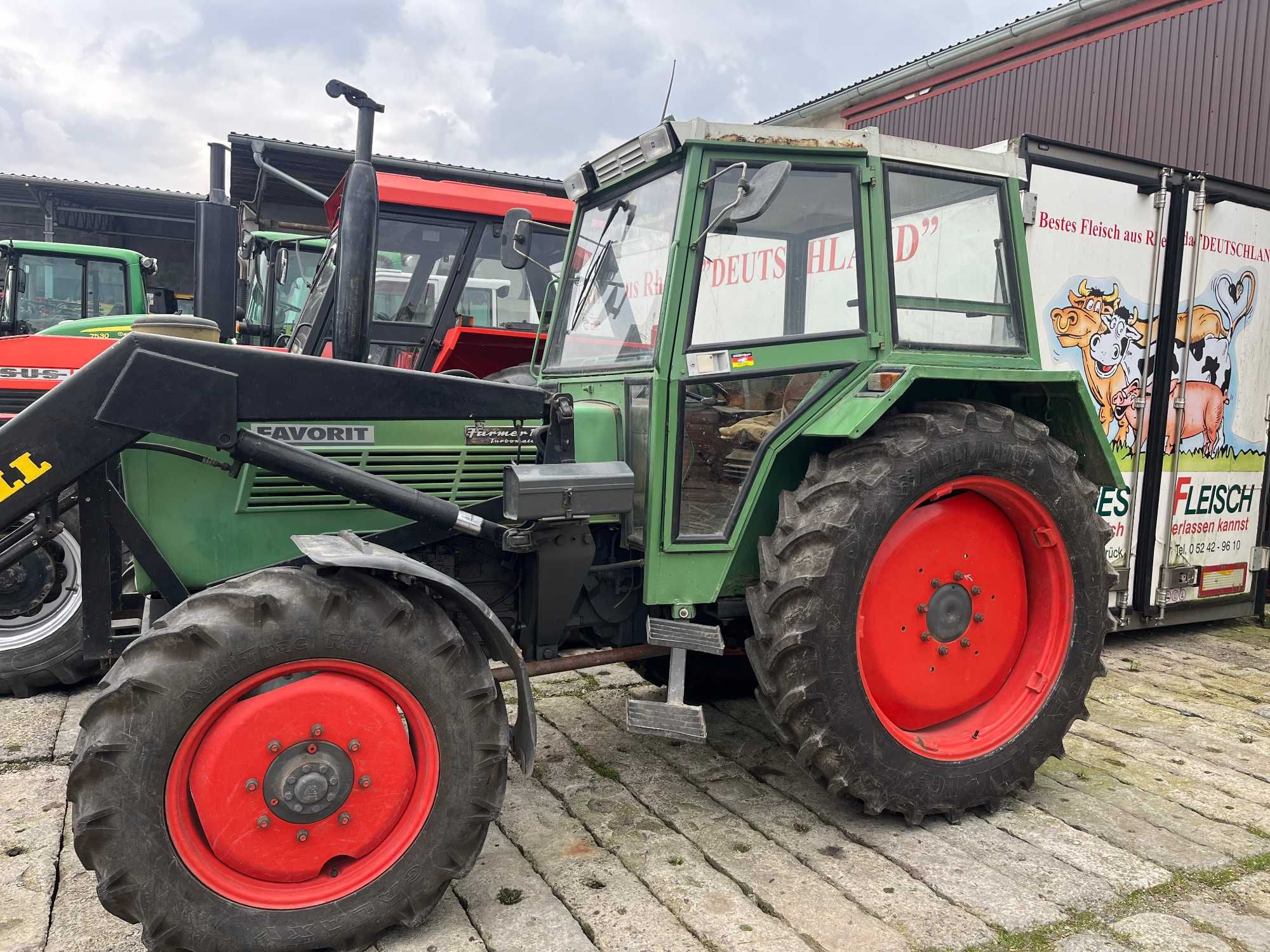 Fendt Farmer 106 LS z ładowaczem