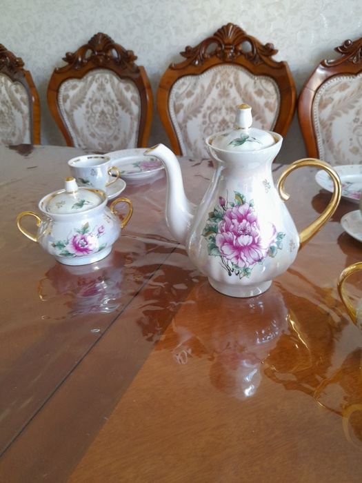 Продам сервиз фарфоровый .