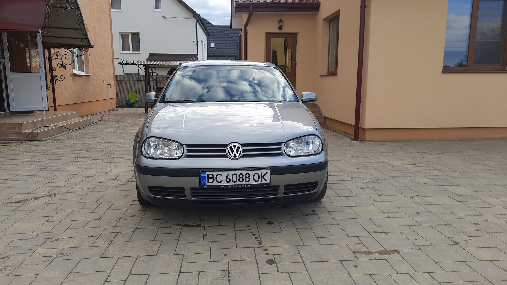 Volkswagen golf 4 1.6 бензин