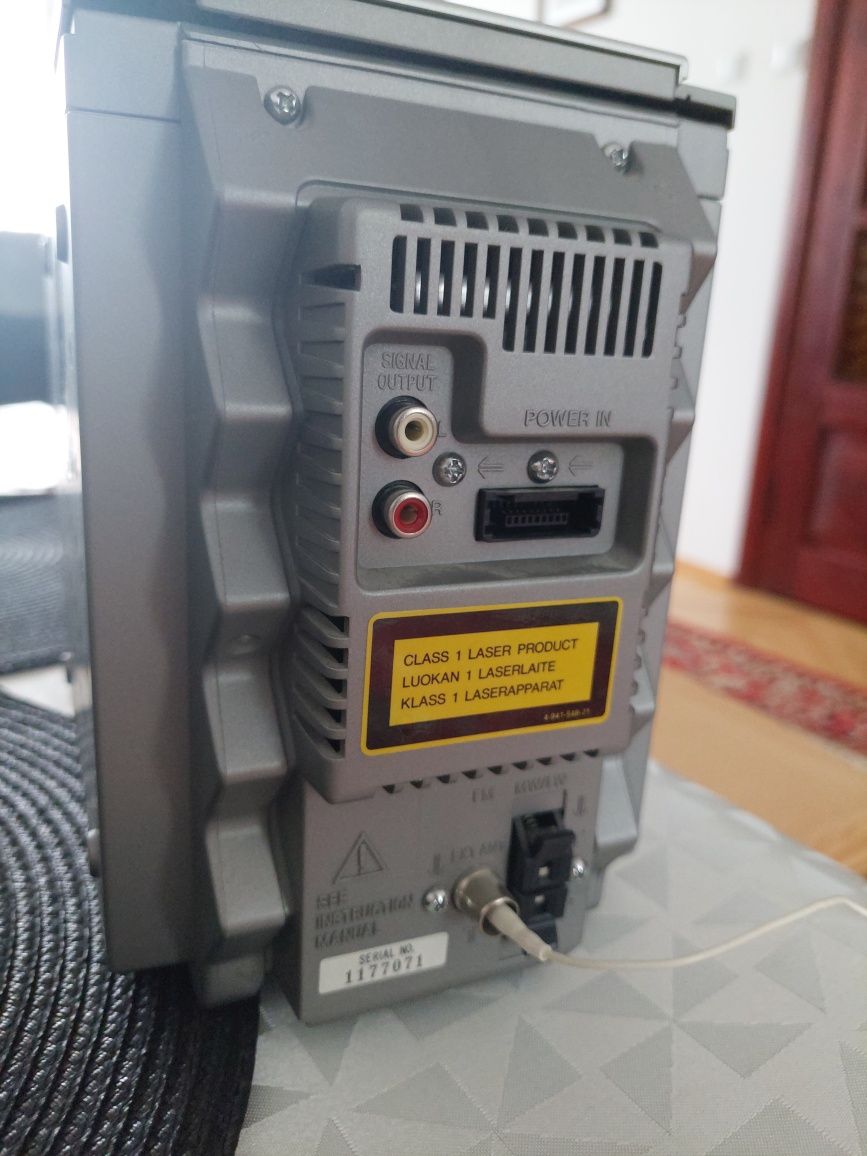 Wieża Sony HCD-CP1 srebrna i 2 glosniki