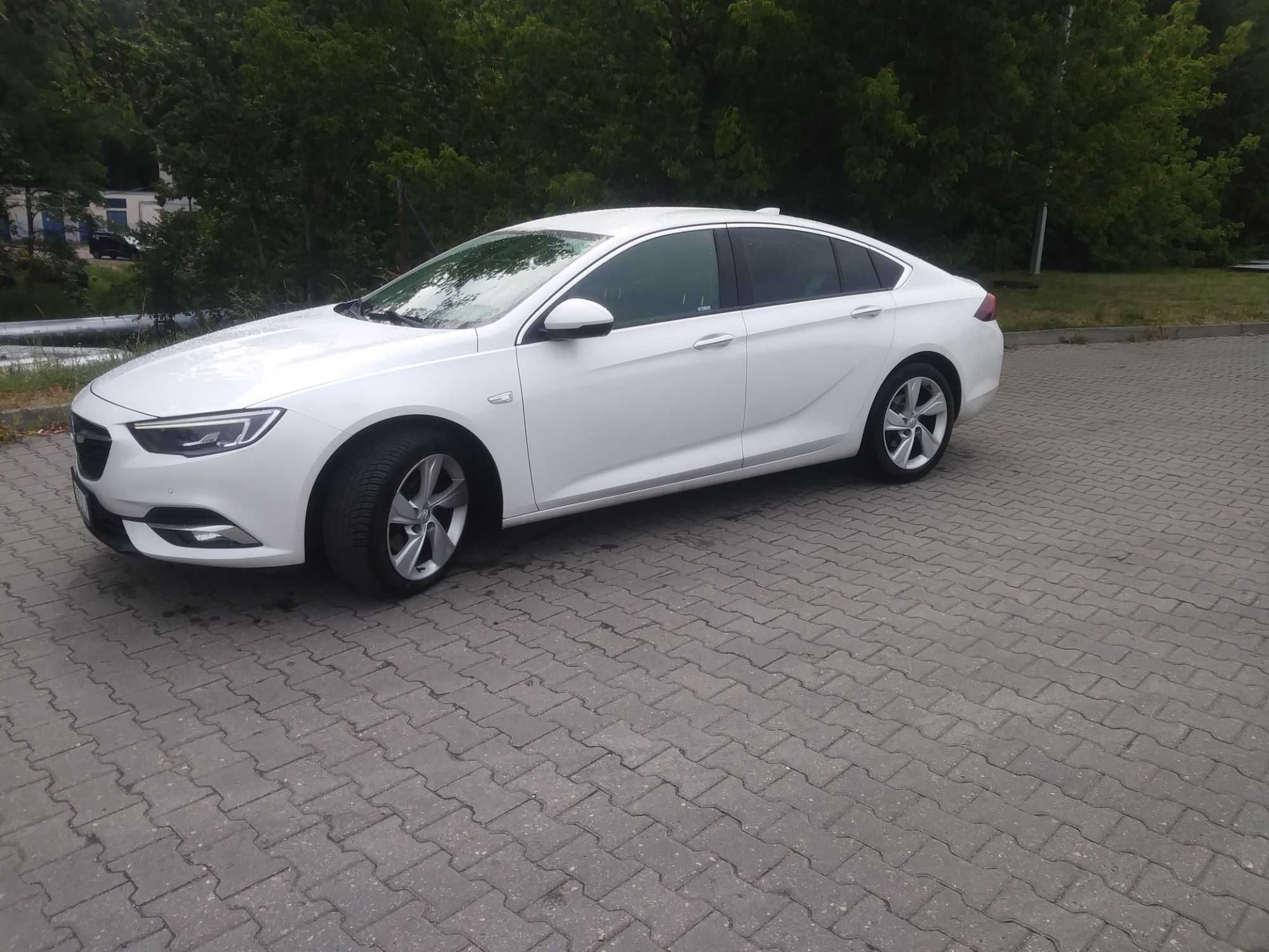 Insignia Grand-Sport manual 170 koni