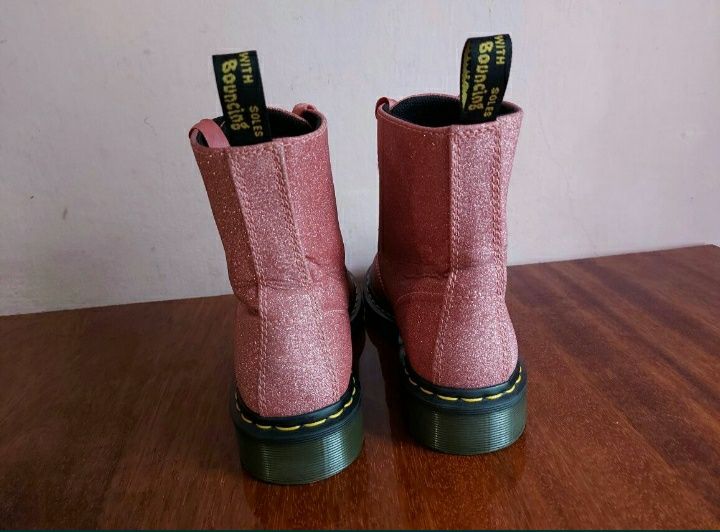 Черевики фірми Dr.martens knightsbridge london оригінал

Розмір по бір