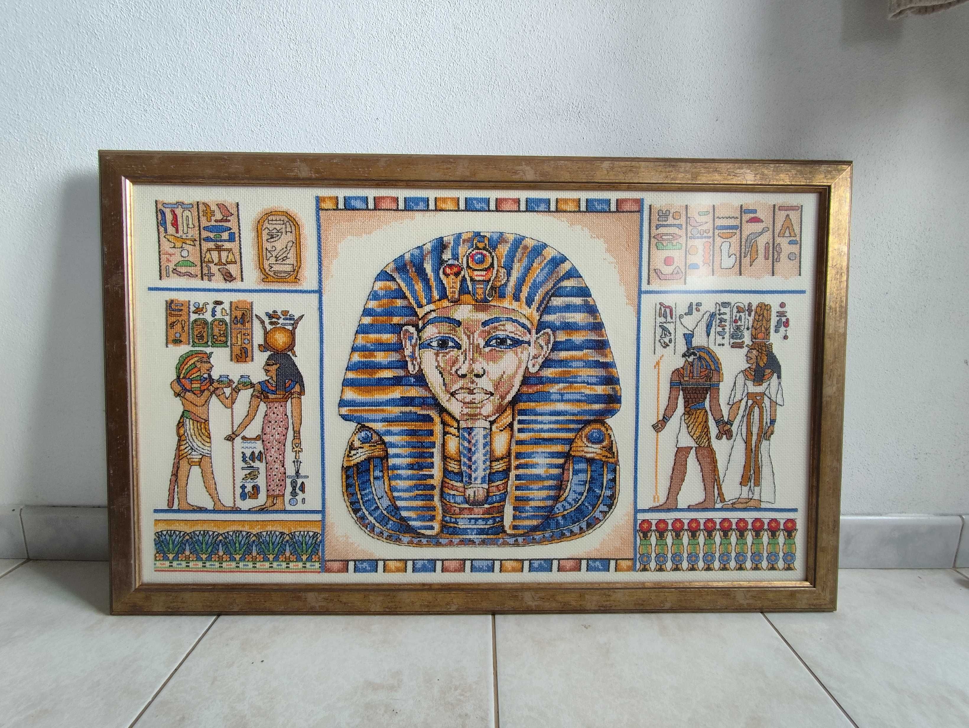Quadro em ponto cruz, Tutankamon, deuses do Egipto e escrita egípcia.