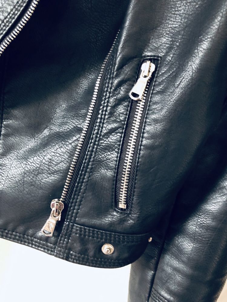 Куртка- косуха кожаная чёрная недорого
