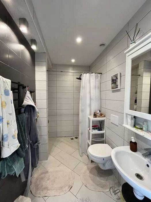 Від власника чудовий будинок. Музичі