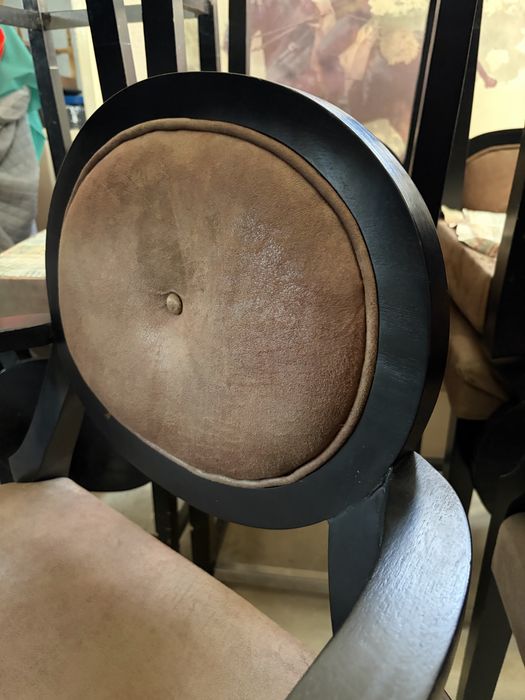 Cadeirão em camurça (2uni)