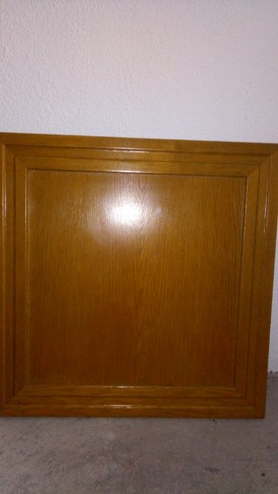 Portas de armário de cozinha em madeira