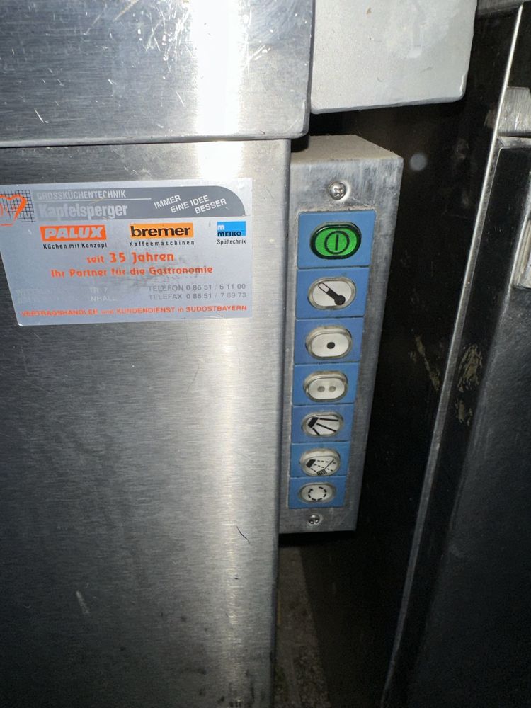 Професійна посудомийна машина Winterhalter GS 42