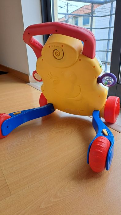 Andador musical  primeiros passos chicco