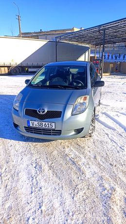 Sprzedam samochód toyota Yaris 1.3 Luna