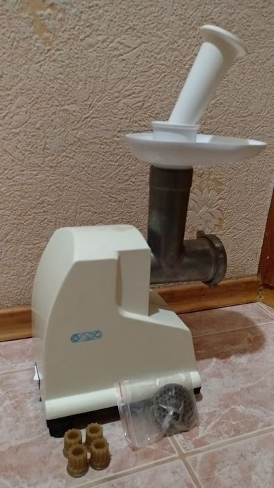 Мясорубка электрическая