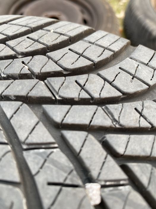 Zestaw Opony całoroczne z felgami do focusa mk2 195/65 R15 6Jx15x52,5