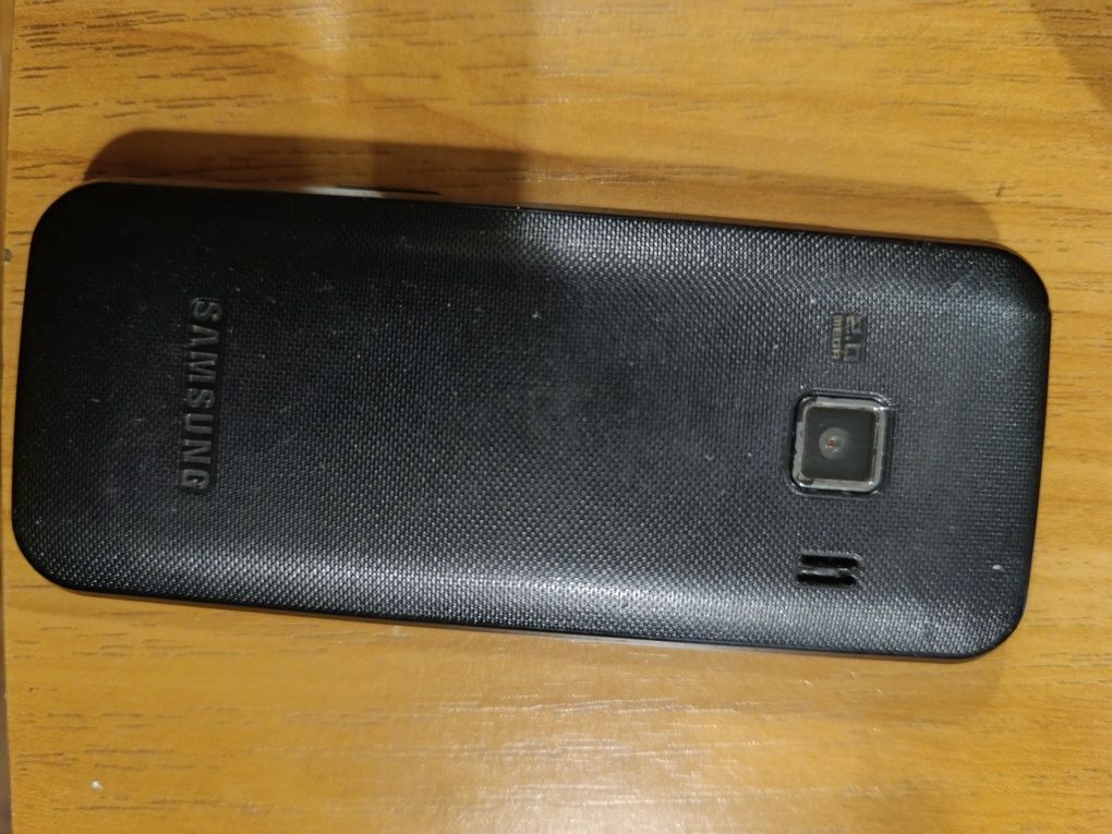 Телефон Samsung на 2 sim