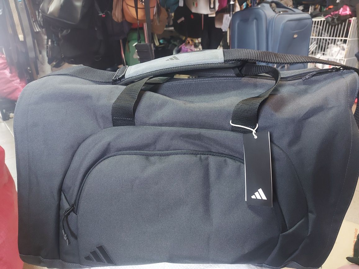 Сумка Adidas Golf Garment Duffle Bag.