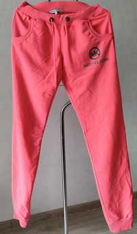 Pink spodnie dresowe damskie