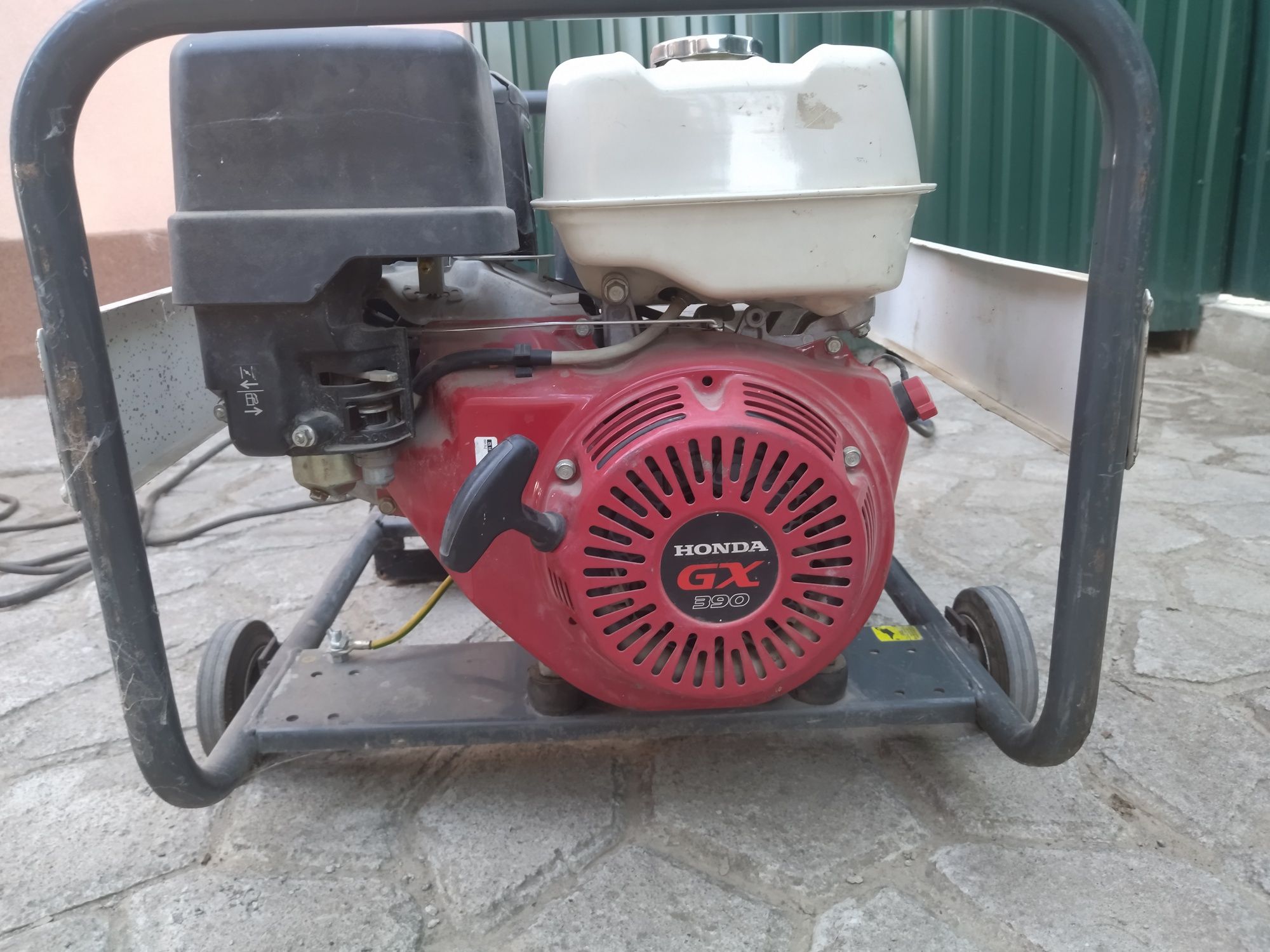 Продам зварювальний генератор FOGO FH8220W