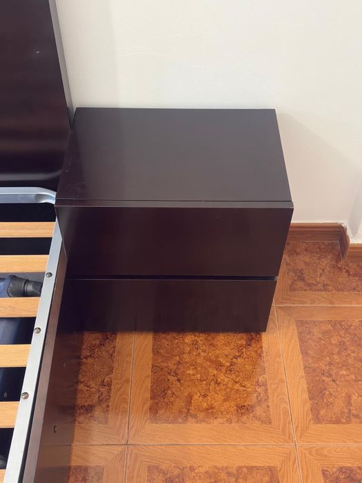 Cama de casal com cabeçeiras