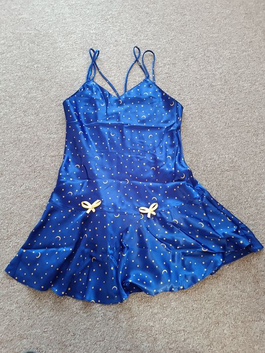 Granatowa halka w gwiazdki