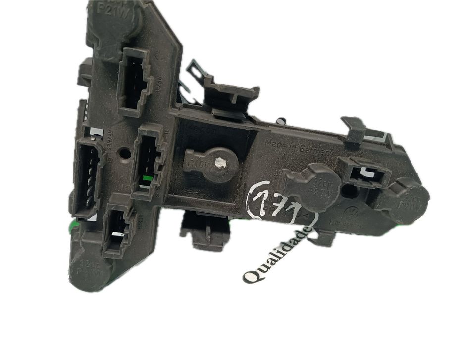 Suporte lâmpada esquerdo VOLKSWAGEN Golf IV (1J1)