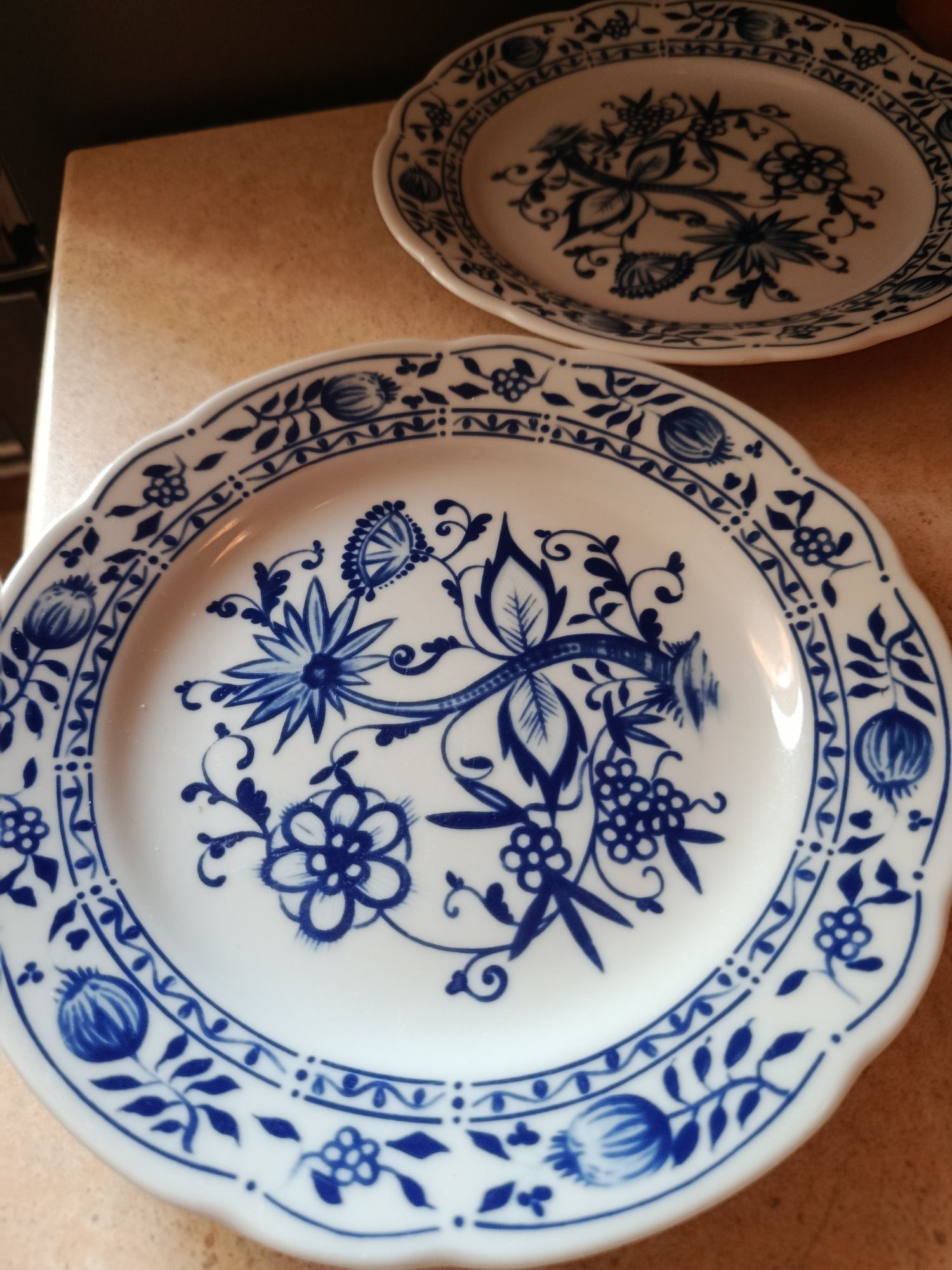 Śliczny stary zestaw czterech talerzy deserowych porcelana Triptis