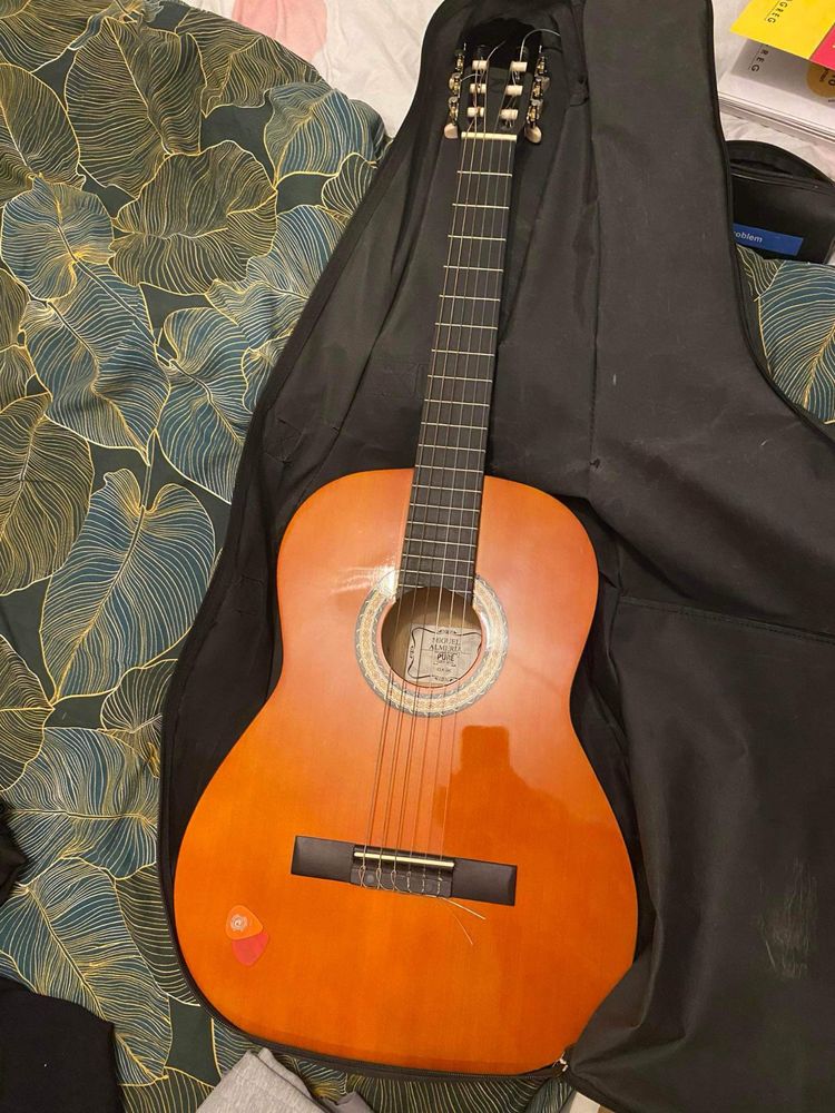 Gitara klasyczna Miguel Almeria Pure Series 4/4