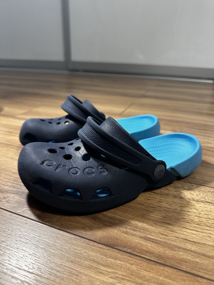 Sandały klapki Crocs J1 32-33